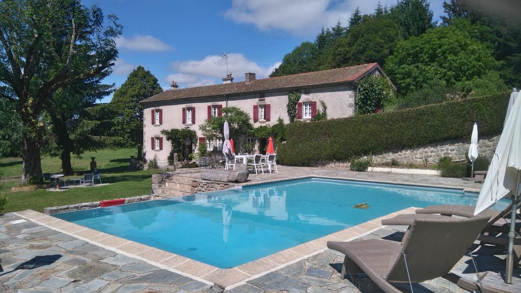 Les Vergnes Saint-Pardoux-le-Neuf Exterior foto