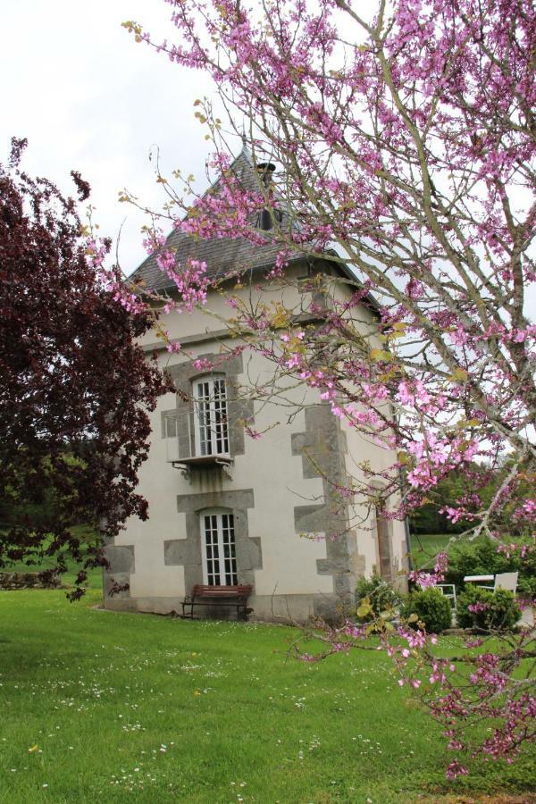 Les Vergnes Saint-Pardoux-le-Neuf Exterior foto